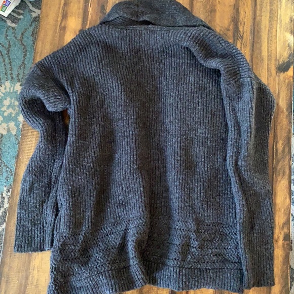 Grey knit gap sweater - Picture 2 of 4